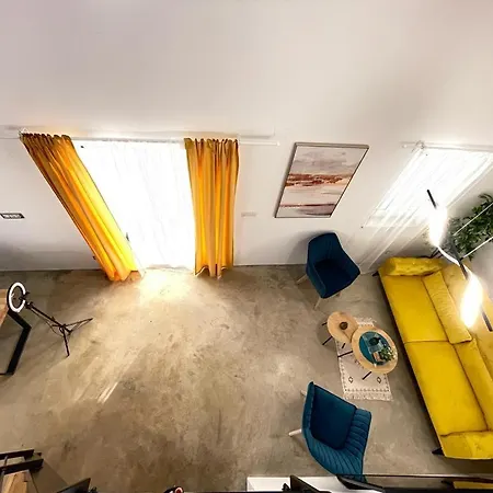 Gallery *