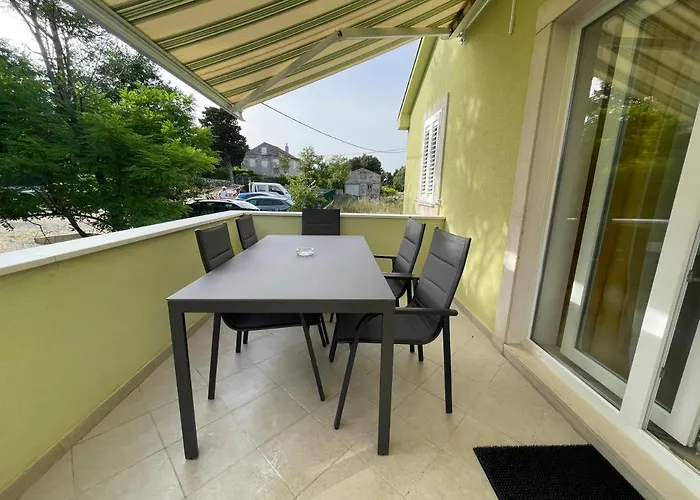 Gallery * נזרין